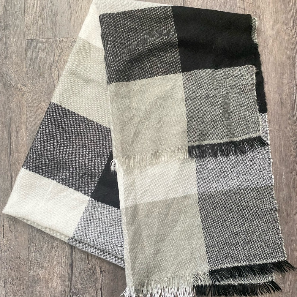 TOMMY HILFIGER | Shawl Scarf